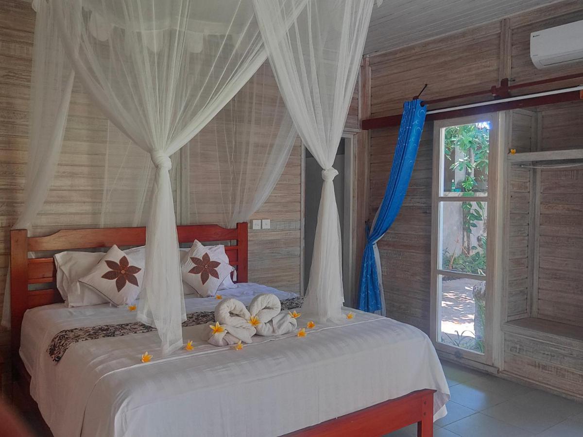 Отель Vista Huts Lembongan Экстерьер фото