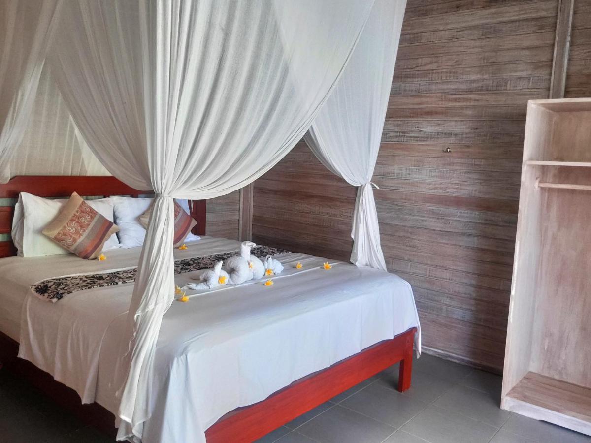 Отель Vista Huts Lembongan Экстерьер фото
