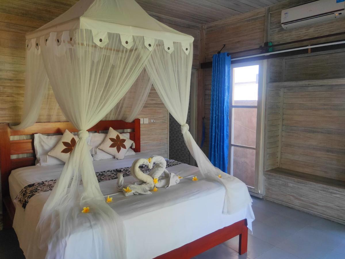 Отель Vista Huts Lembongan Экстерьер фото