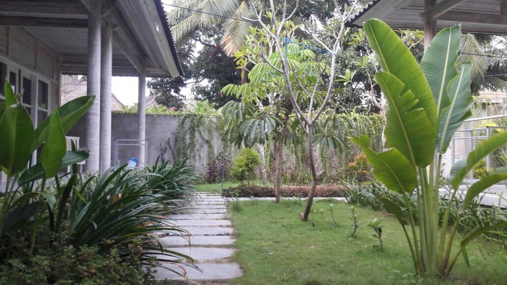 Отель Vista Huts Lembongan Экстерьер фото