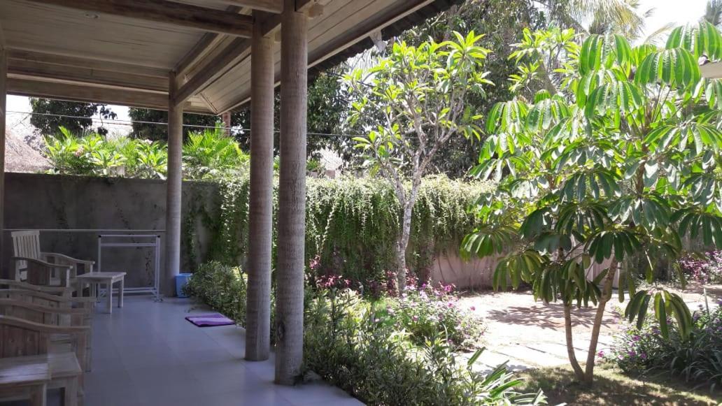 Отель Vista Huts Lembongan Экстерьер фото