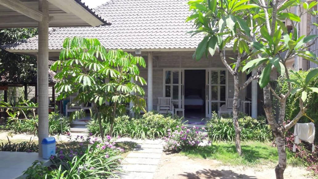 Отель Vista Huts Lembongan Экстерьер фото