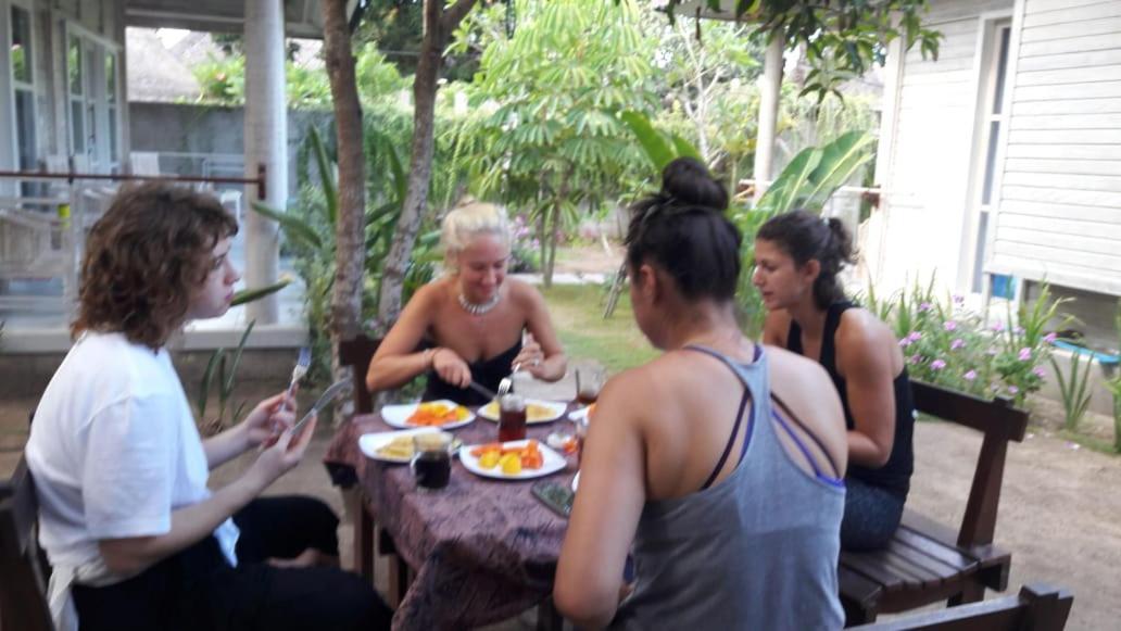 Отель Vista Huts Lembongan Экстерьер фото