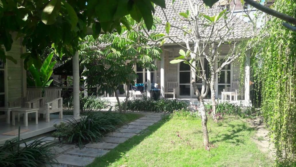 Отель Vista Huts Lembongan Экстерьер фото
