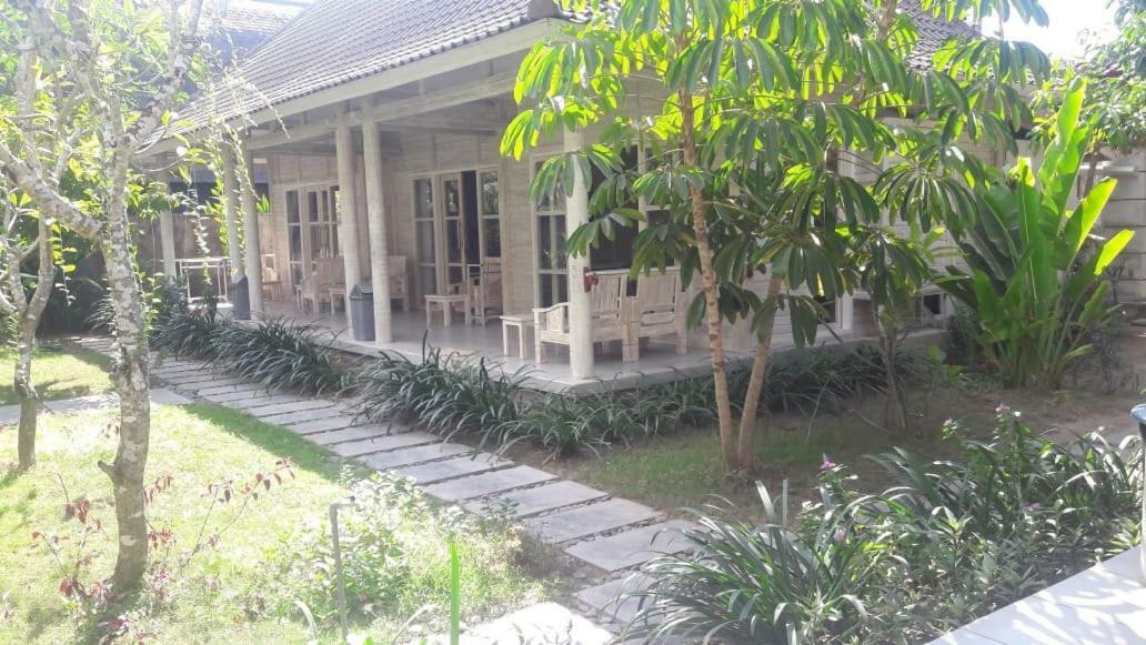 Отель Vista Huts Lembongan Экстерьер фото